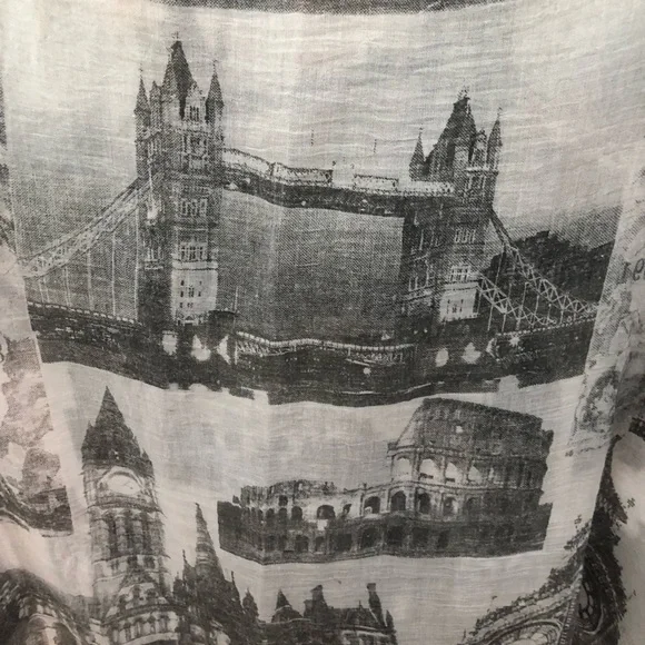Black white and gray landmark travel big scarf. - Picture 5 of 7